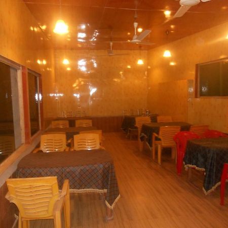 Hotel Royale Jannat Srīnagar Esterno foto