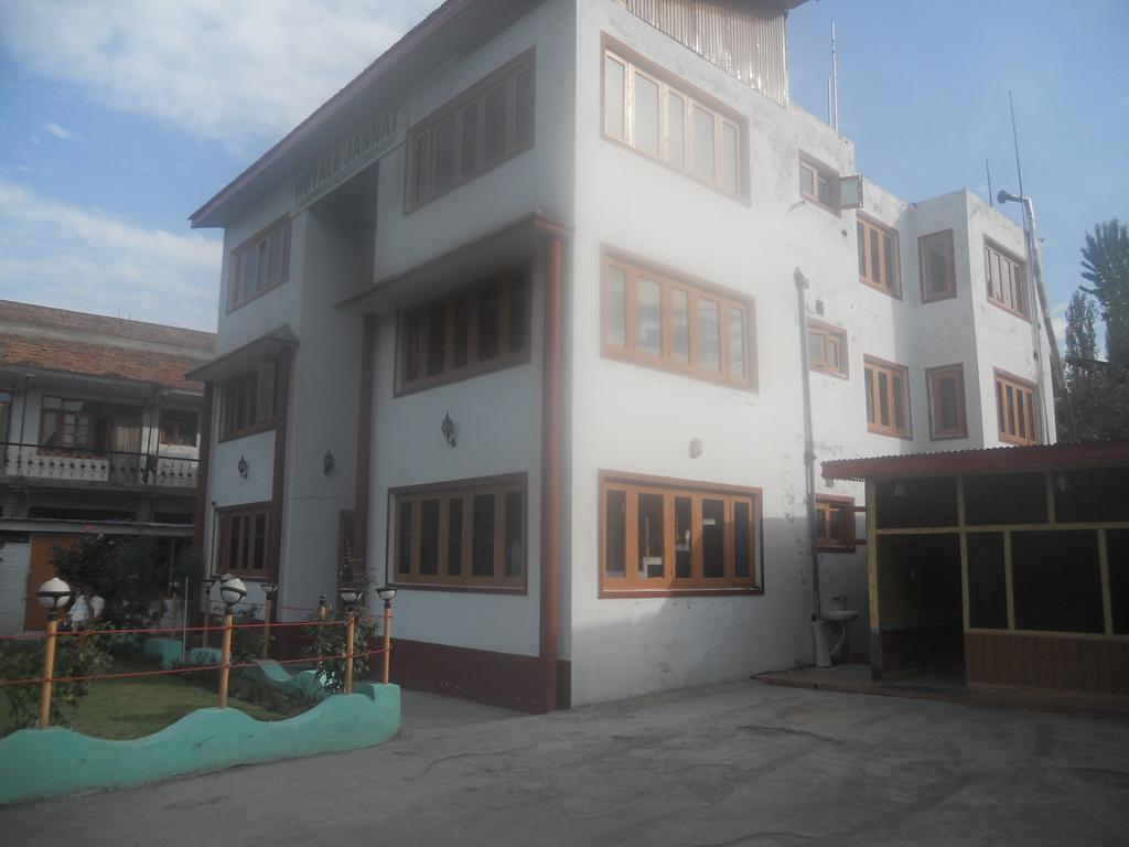 Hotel Royale Jannat Srīnagar Esterno foto
