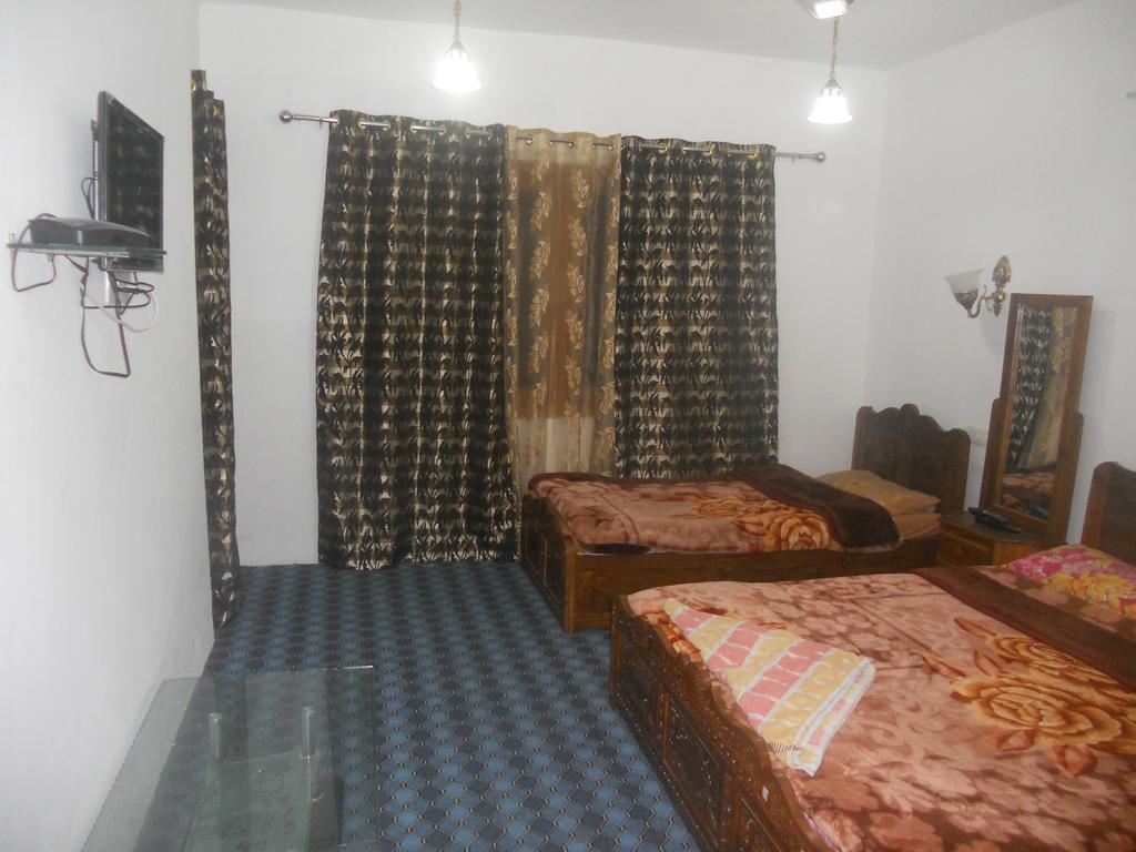 Hotel Royale Jannat Srīnagar Camera foto