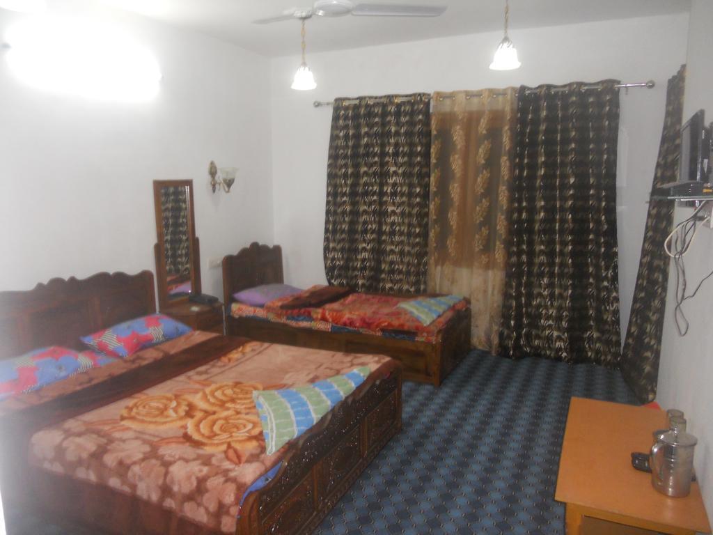 Hotel Royale Jannat Srīnagar Camera foto