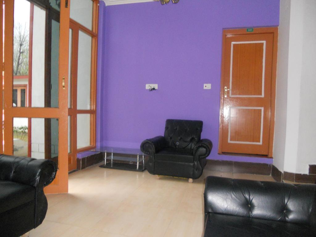 Hotel Royale Jannat Srīnagar Esterno foto
